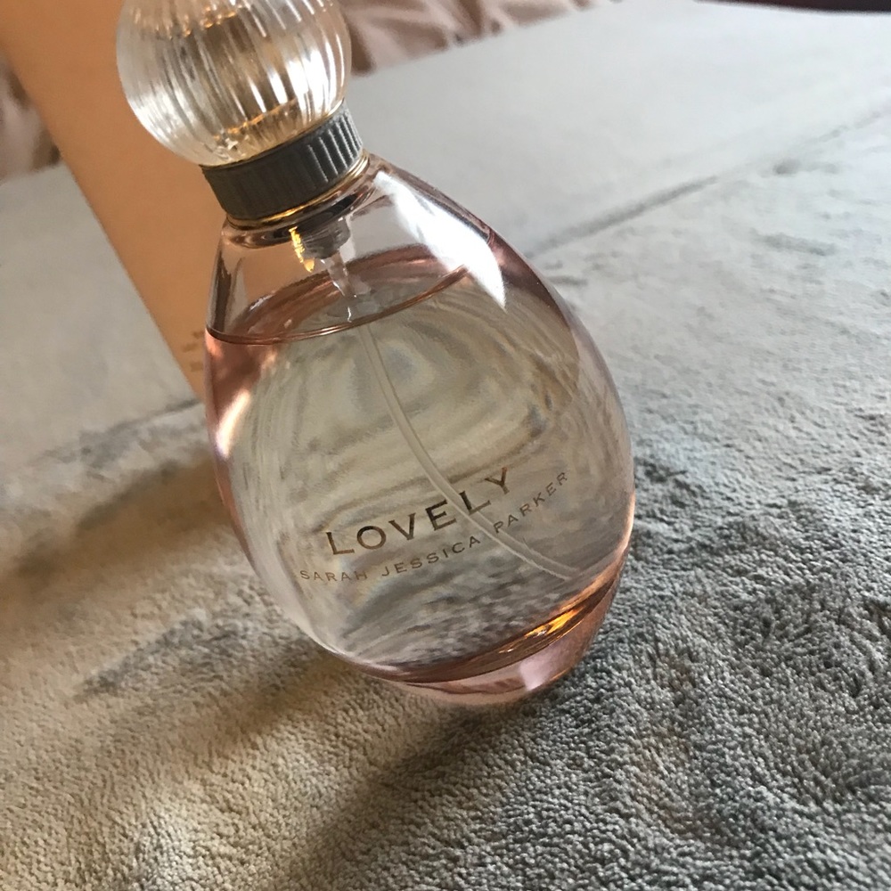 LOVELY Sarah Jessica Parker Perfume and Lotion Set